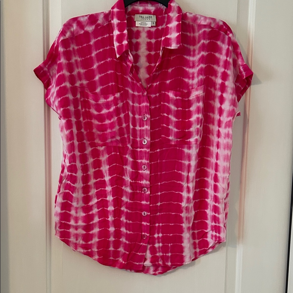 Tru Luxe Jeans Pink and White Button-Down Shirt